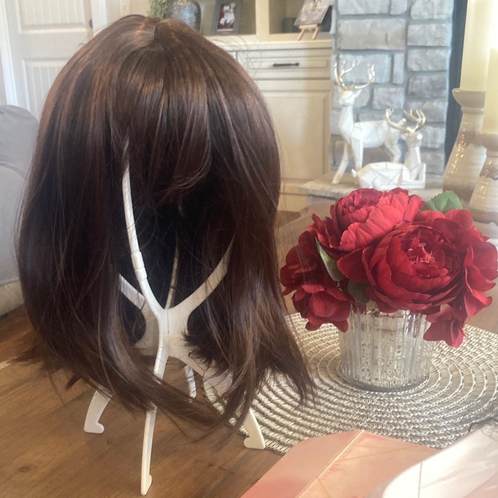 Short brown wig